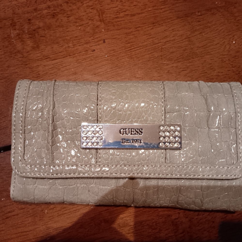Guess wallet - Picture 2 of 2